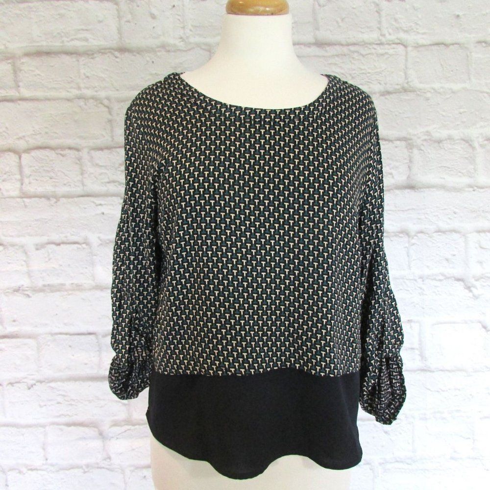 Skies Are Blue size Medium Geometric Print Blouse w/ Split Back Black Green